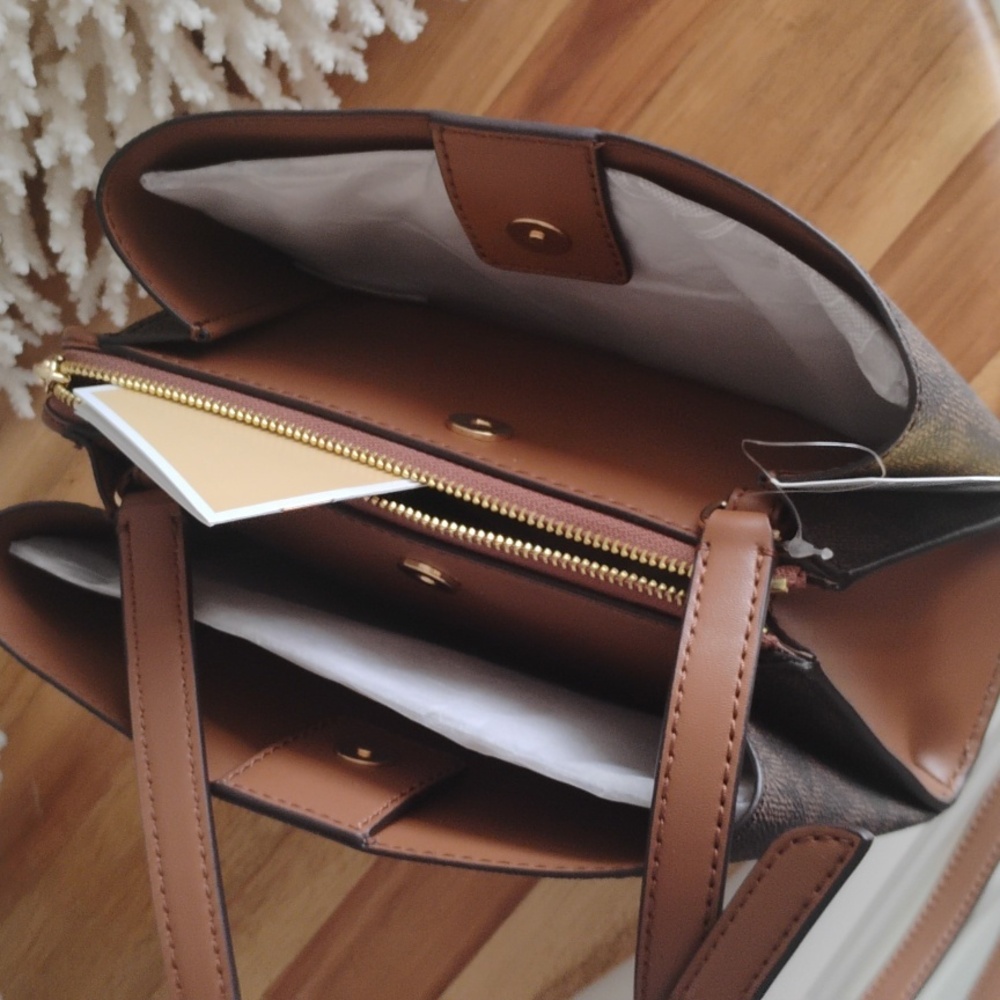 Michael Kors 💥 NWT 💥Ruthie Small Brown Exclusive Logo Crossbody Bag - Picture 10 of 17